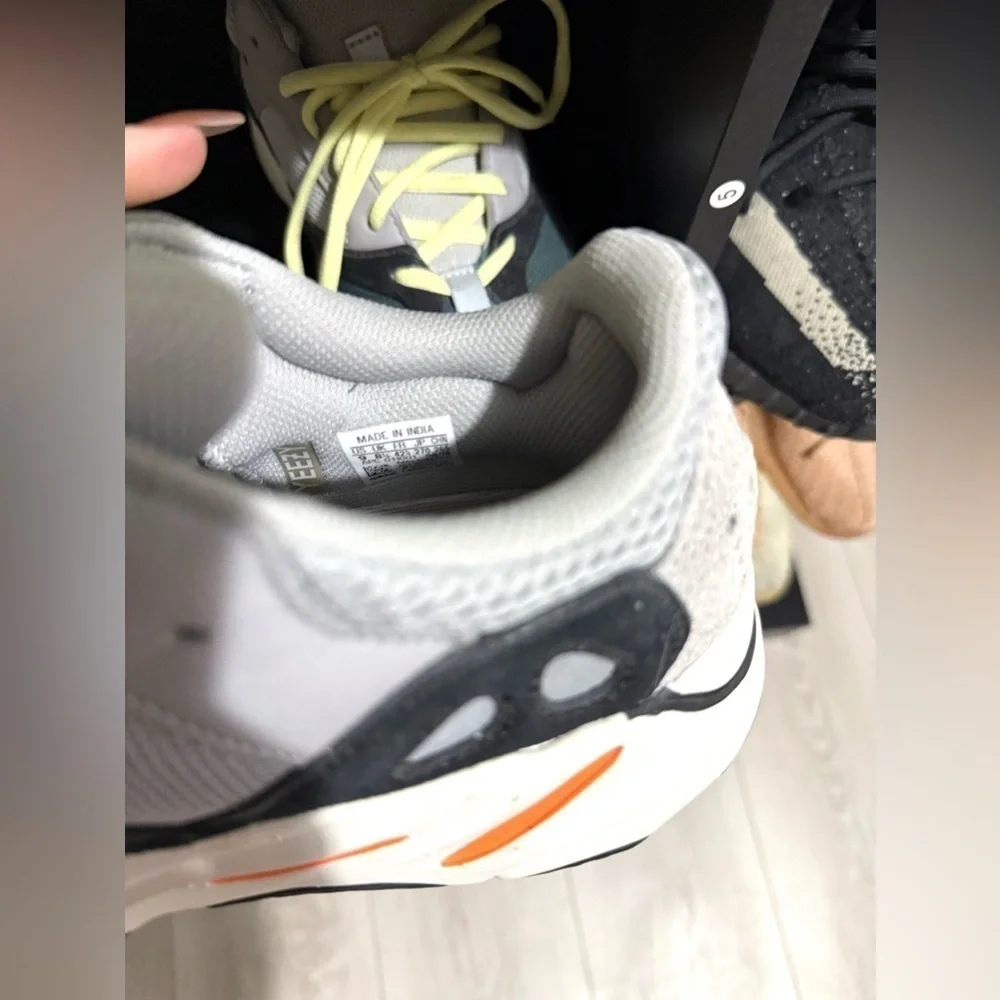 YEEZY BOOST 700 WAVE RUNNER 2017 Adidas Yeezy original sneakers 100% Authentic